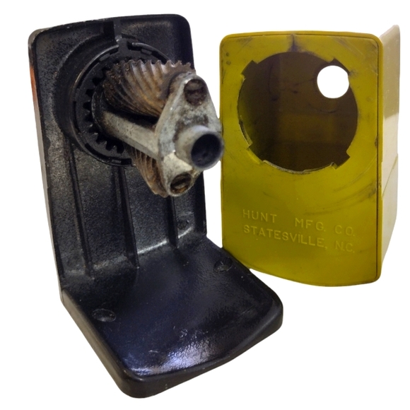 Vintage Pencil Sharpener - Picture 5 of 5